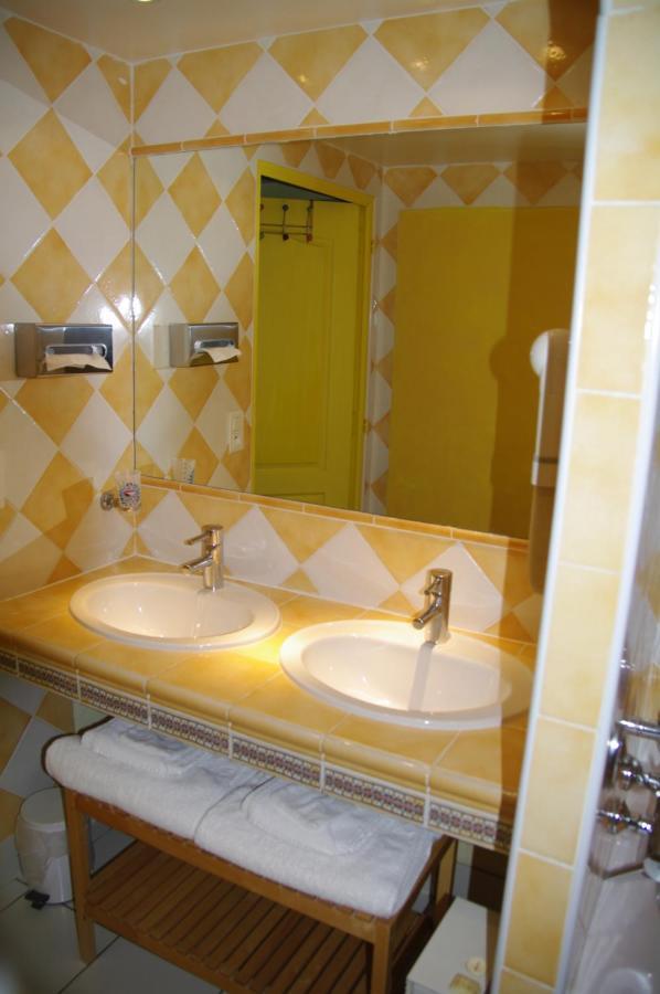Residence Le Saint Victor Fontvieille Zewnętrze zdjęcie