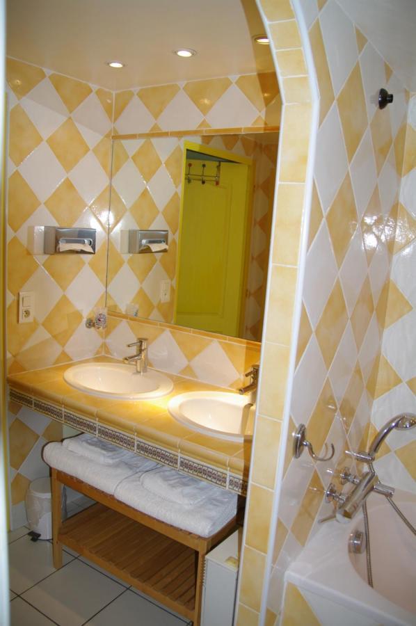 Residence Le Saint Victor Fontvieille Zewnętrze zdjęcie