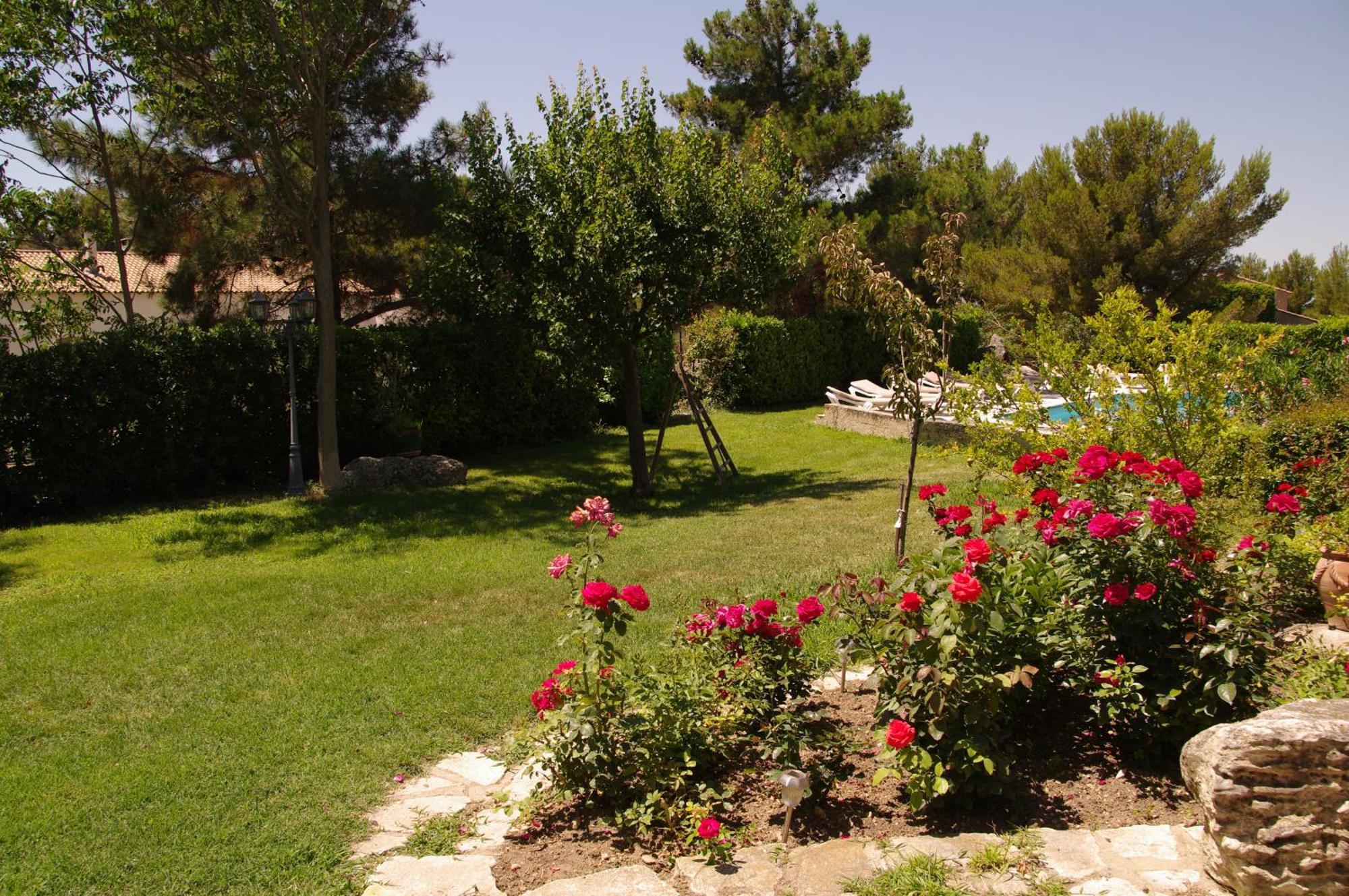 Residence Le Saint Victor Fontvieille Zewnętrze zdjęcie
