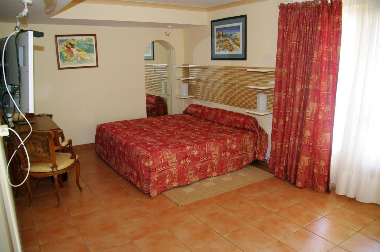 Residence Le Saint Victor Fontvieille Zewnętrze zdjęcie